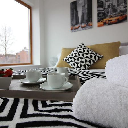 Britannia Chambers Apartment Leek Bagian luar foto