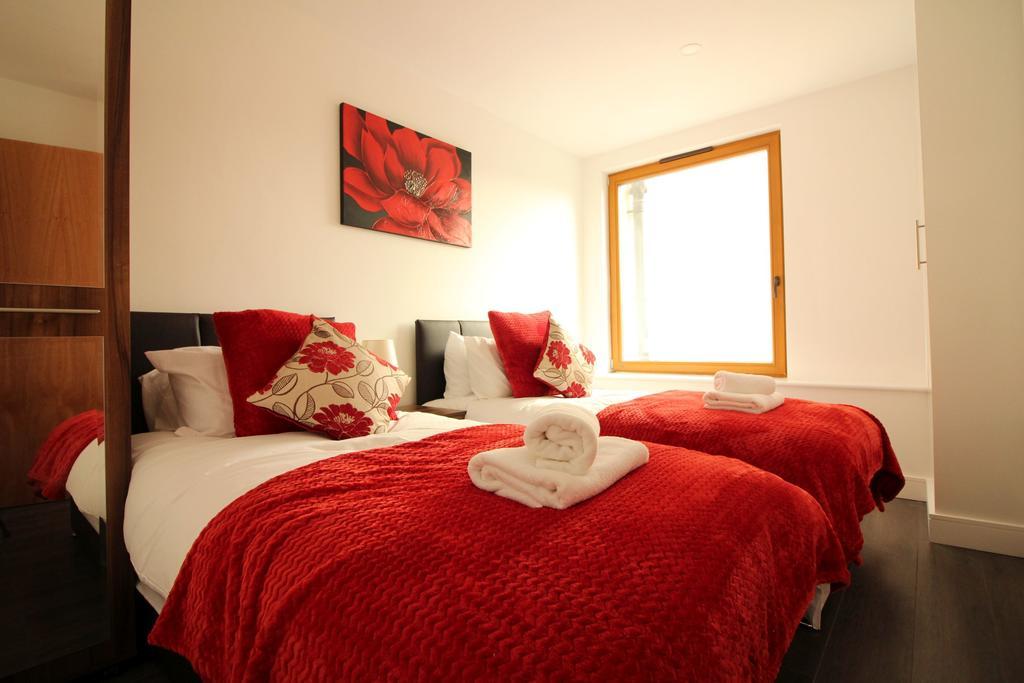 Britannia Chambers Apartment Leek Bagian luar foto