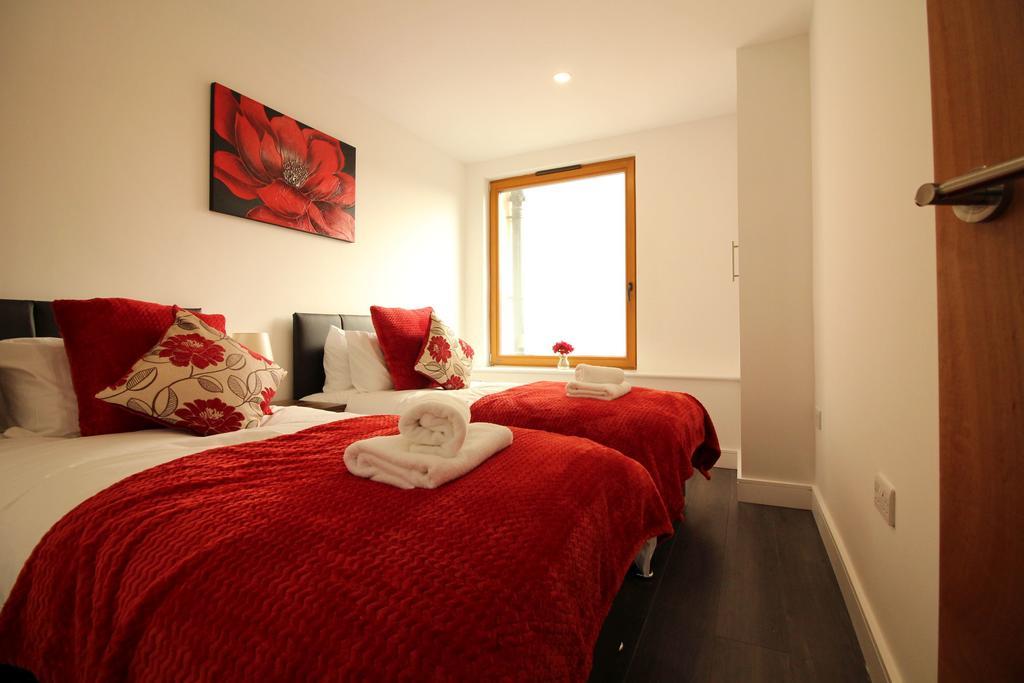 Britannia Chambers Apartment Leek Bagian luar foto