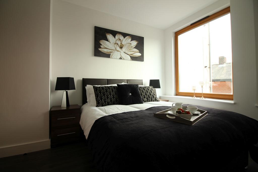 Britannia Chambers Apartment Leek Bagian luar foto