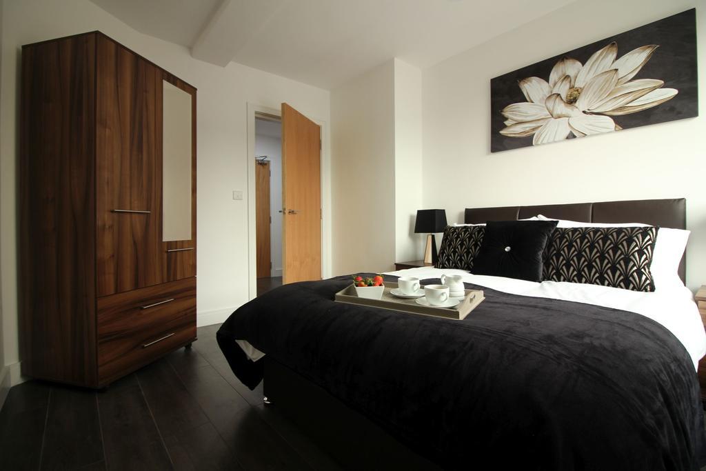 Britannia Chambers Apartment Leek Bagian luar foto
