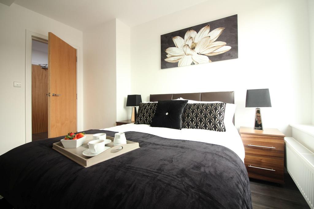 Britannia Chambers Apartment Leek Bagian luar foto