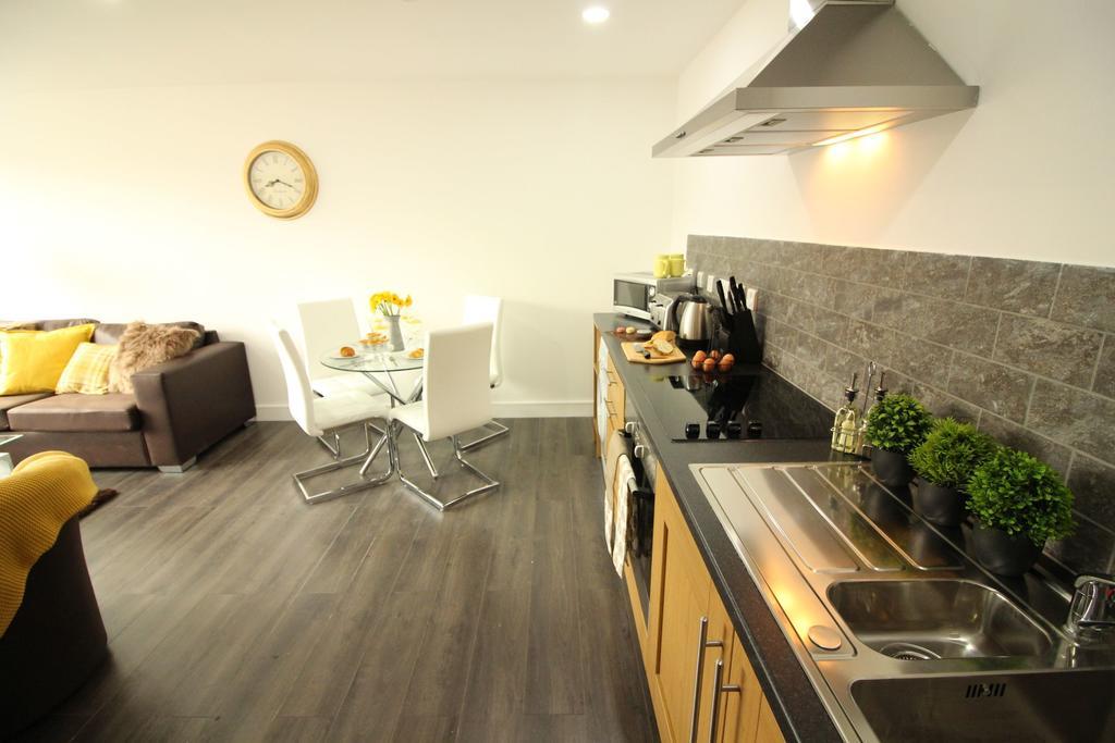 Britannia Chambers Apartment Leek Bagian luar foto