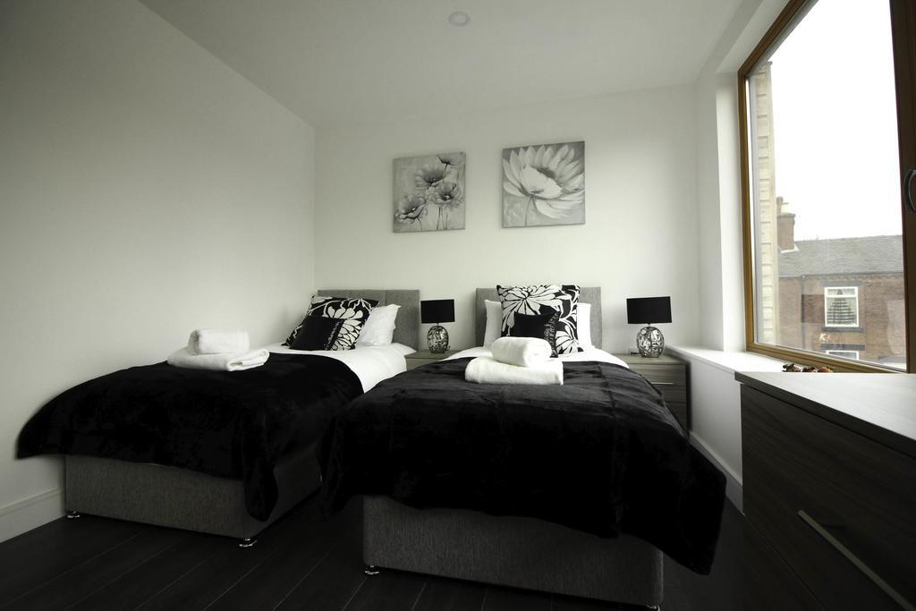 Britannia Chambers Apartment Leek Bagian luar foto