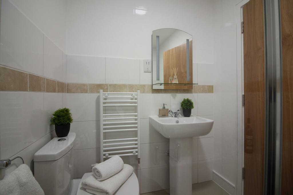 Britannia Chambers Apartment Leek Bagian luar foto