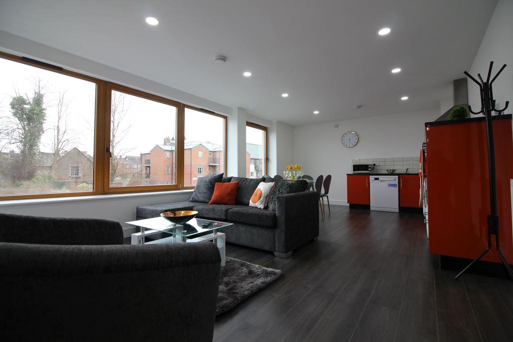 Britannia Chambers Apartment Leek Bagian luar foto