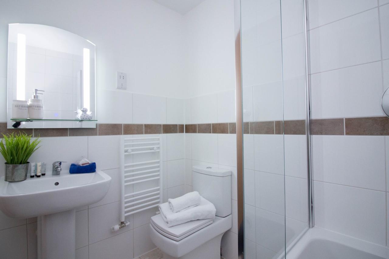 Britannia Chambers Apartment Leek Bagian luar foto