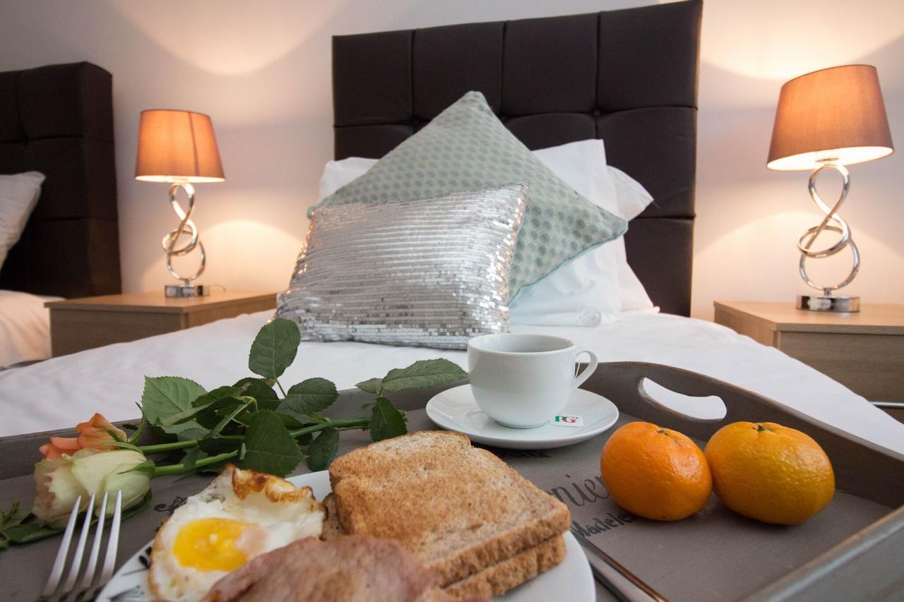 Britannia Chambers Apartment Leek Bagian luar foto