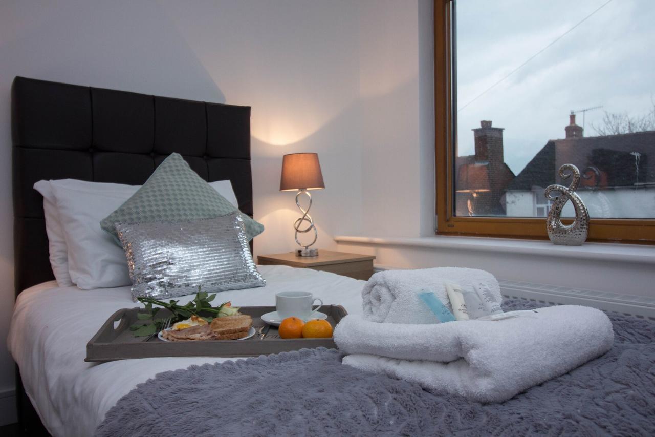 Britannia Chambers Apartment Leek Bagian luar foto
