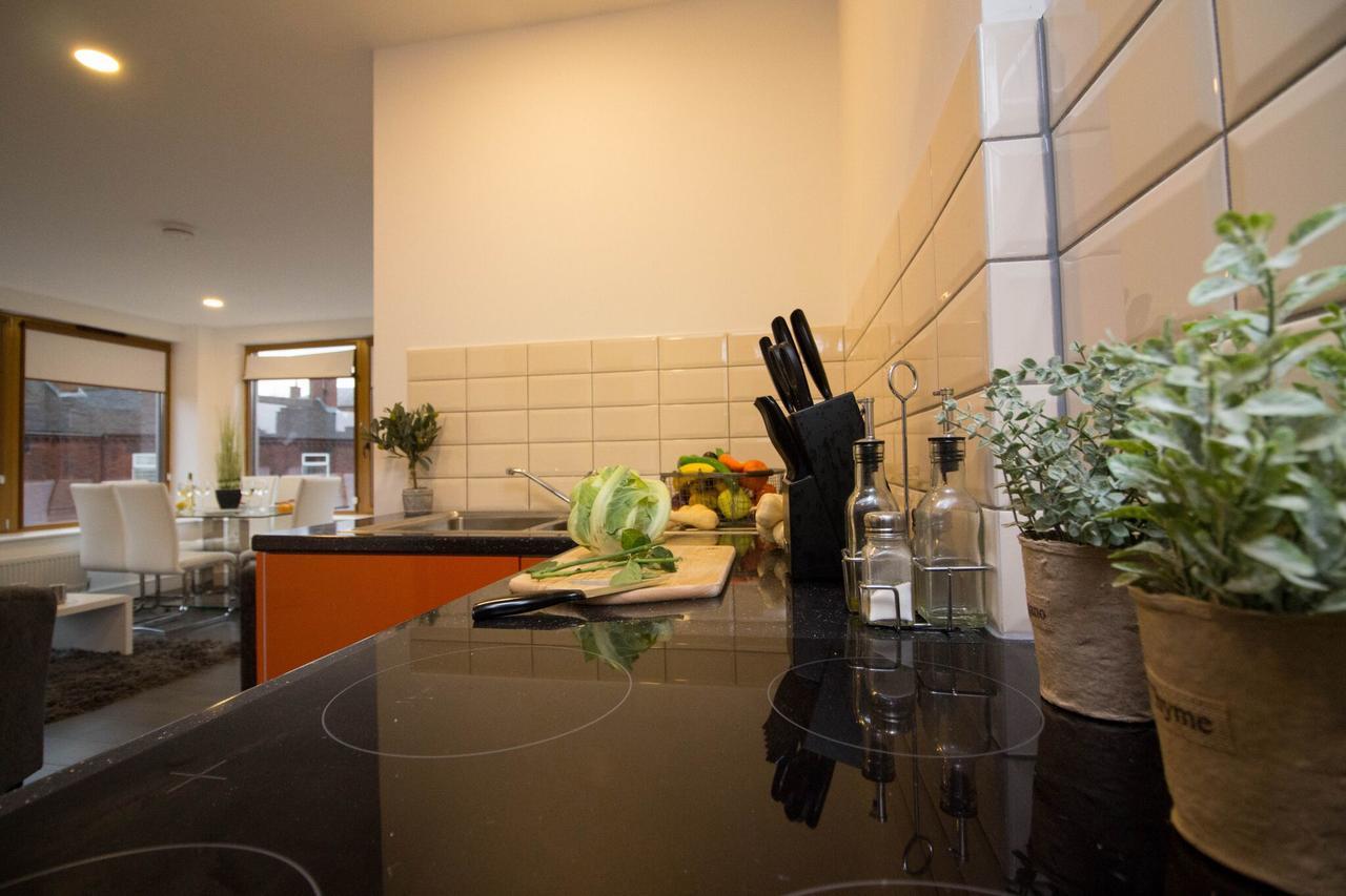 Britannia Chambers Apartment Leek Bagian luar foto