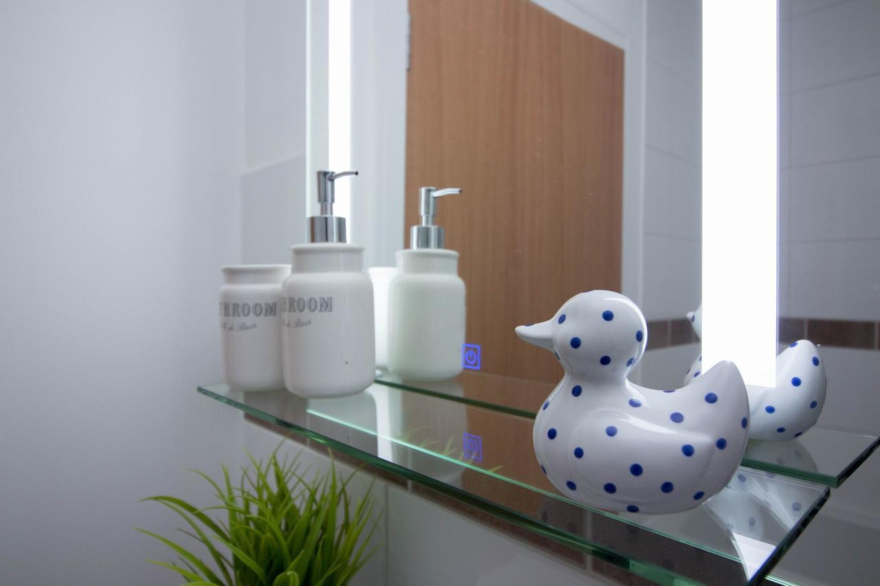 Britannia Chambers Apartment Leek Bagian luar foto