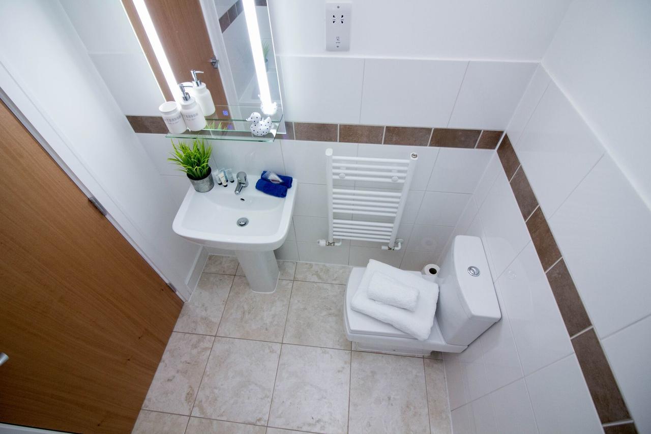 Britannia Chambers Apartment Leek Bagian luar foto