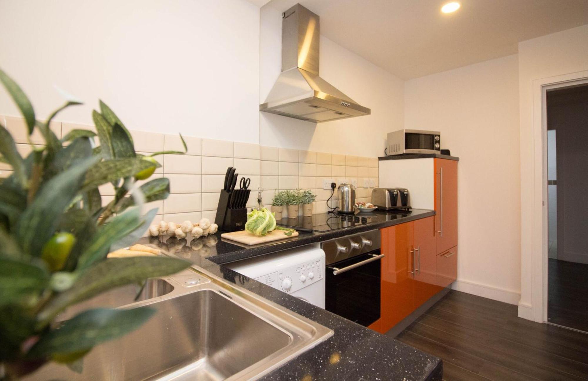 Britannia Chambers Apartment Leek Bagian luar foto